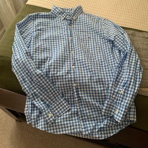 Vineyard vines long sleeve shirt size medium